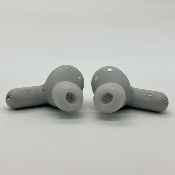 【中古】LIVE BEAM 3 シルバー【JBLLIVEBEAM3SIL】【秋葉原】