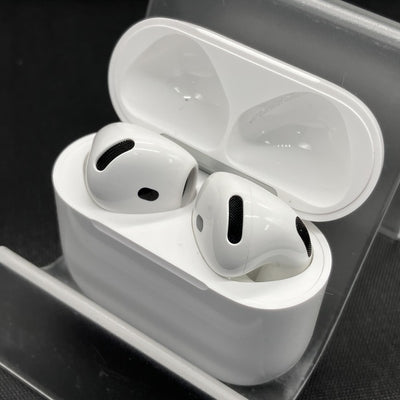 【中古】AirPods 4 MXP93J/A（アクティブノイズキャンセリング搭載）【秋葉原】