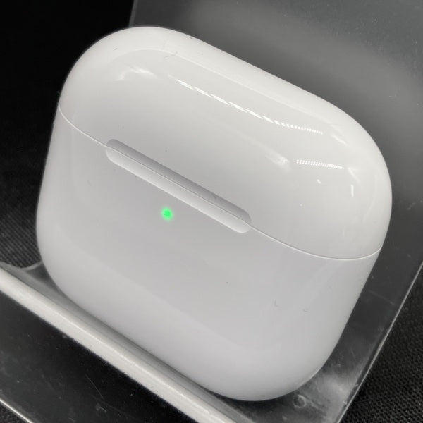 【中古】AirPods 4 MXP93J/A（アクティブノイズキャンセリング搭載）【秋葉原】