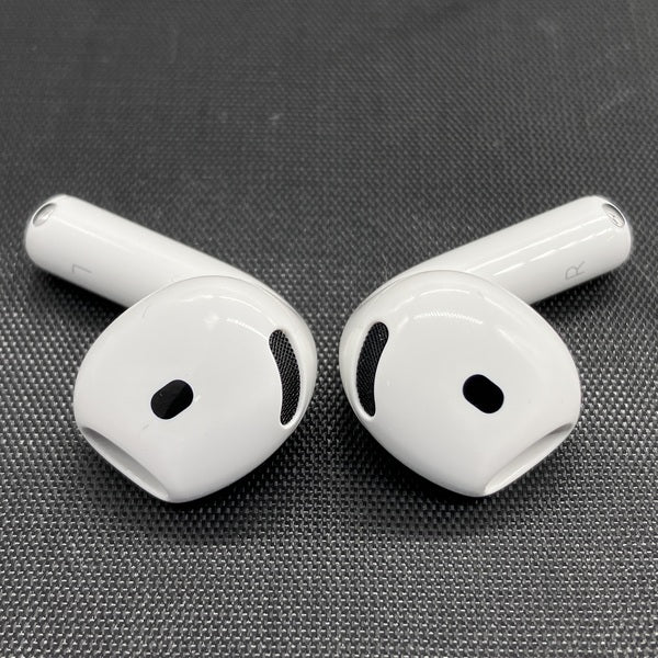 【中古】AirPods 4 MXP93J/A（アクティブノイズキャンセリング搭載）【秋葉原】