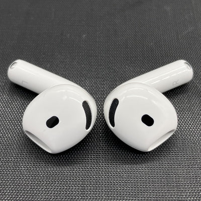 【中古】AirPods 4 MXP93J/A（アクティブノイズキャンセリング搭載）【秋葉原】