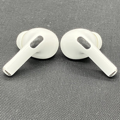【中古】MagSafe充電ケース(USB-C)付きAirPods Pro(第2世代) MTJV3JA【秋葉原】