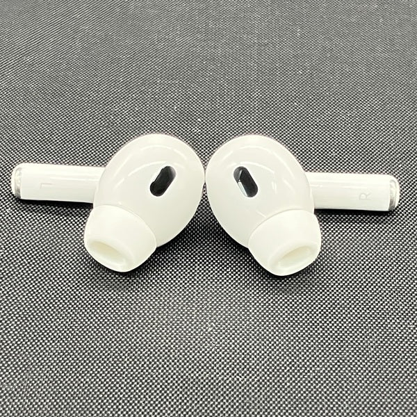 【中古】MagSafe充電ケース(USB-C)付きAirPods Pro(第2世代) MTJV3JA【秋葉原】