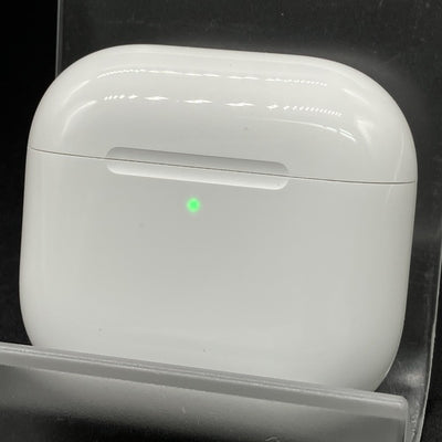 【中古】AirPods 4 MXP93J/A（アクティブノイズキャンセリング搭載）【秋葉原】