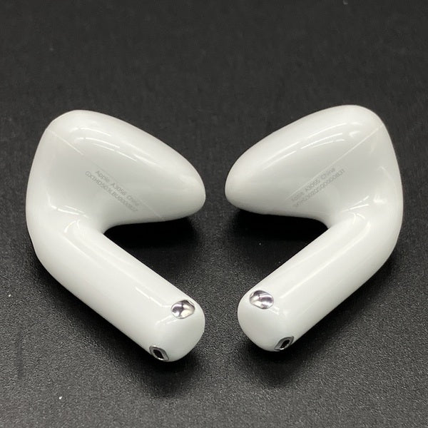 【中古】AirPods 4 MXP93J/A（アクティブノイズキャンセリング搭載）【秋葉原】