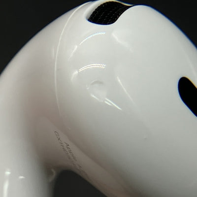 【中古】AirPods 4 MXP93J/A（アクティブノイズキャンセリング搭載）【秋葉原】