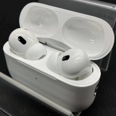 【中古】MagSafe充電ケース(USB-C)付きAirPods Pro(第2世代) MTJV3JA【秋葉原】