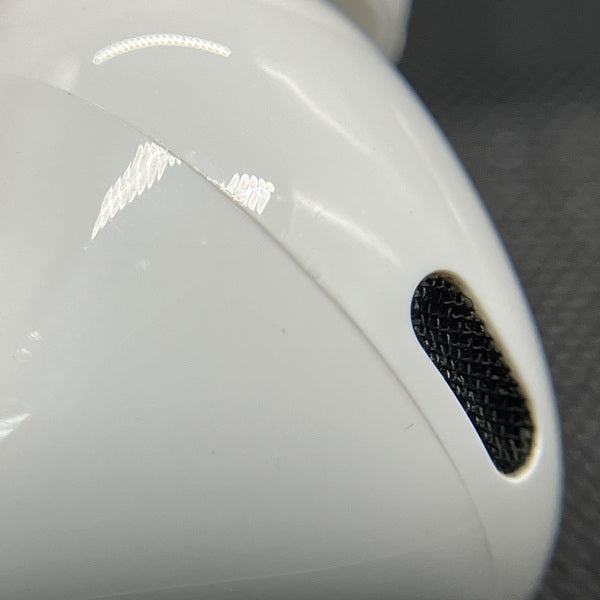【中古】MagSafe充電ケース(USB-C)付きAirPods Pro(第2世代) MTJV3JA【秋葉原】