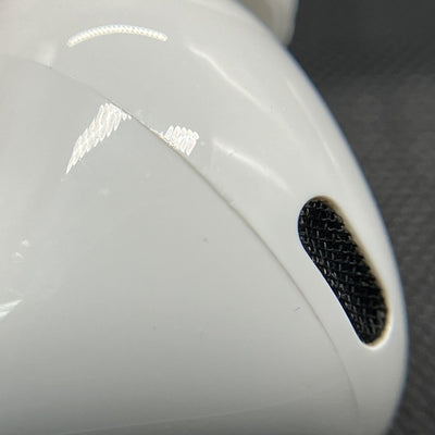 【中古】MagSafe充電ケース(USB-C)付きAirPods Pro(第2世代) MTJV3JA【秋葉原】