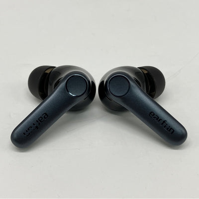 【中古】Air Pro 4 - Black【秋葉原】