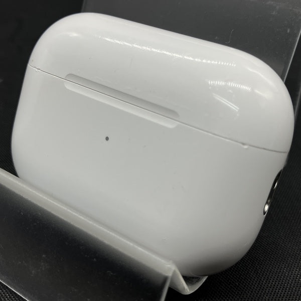 【中古】MagSafe充電ケース(USB-C)付きAirPods Pro(第2世代) MTJV3JA【秋葉原】