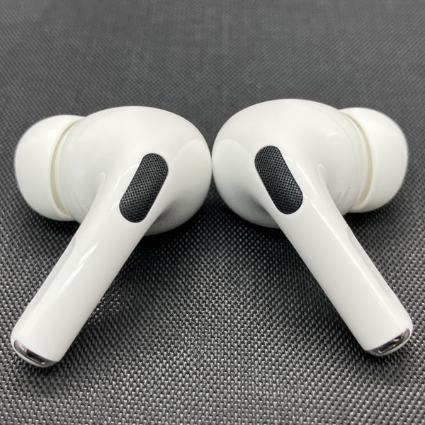 【中古】MagSafe充電ケース(USB-C)付きAirPods Pro(第2世代) MTJV3JA【秋葉原】