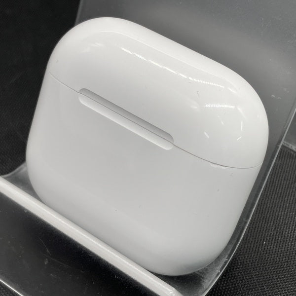 Apple AirPods 4 ワイヤレスイヤホン MXP63J/A ホワイト アップル(Apple) MXP63J/A AirPods 4 ワイヤレスイヤホン