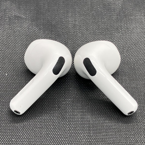 Apple AirPods 4 ワイヤレスイヤホン MXP63J/A ホワイト アップル(Apple) MXP63J/A AirPods 4 ワイヤレスイヤホン