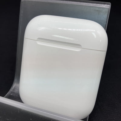 【中古】AirPods with Charging Case MV7N2J/A【秋葉原】