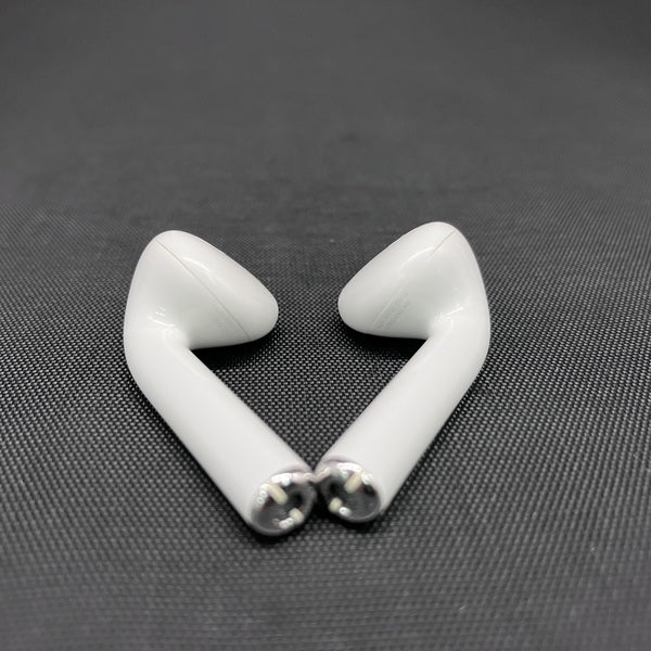 【中古】AirPods with Charging Case MV7N2J/A【秋葉原】