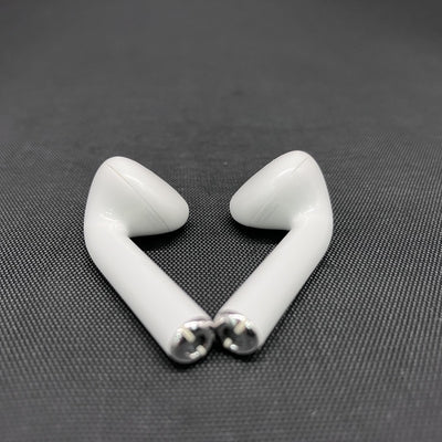 【中古】AirPods with Charging Case MV7N2J/A【秋葉原】