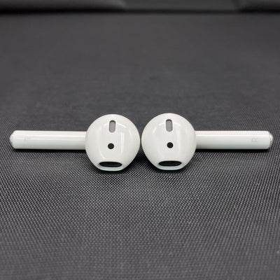 【中古】AirPods with Charging Case MV7N2J/A【秋葉原】