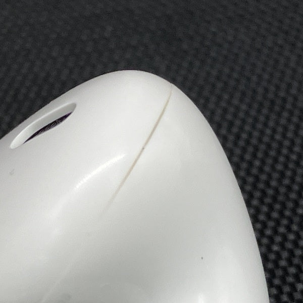 【中古】AirPods with Charging Case MV7N2J/A【秋葉原】