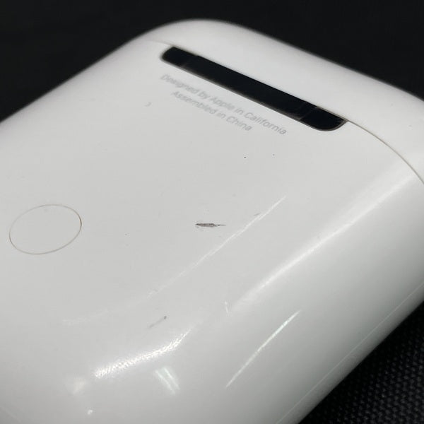 【中古】AirPods with Charging Case MV7N2J/A【秋葉原】