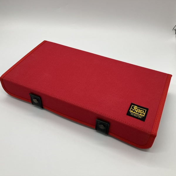 【中古】仕切りの位置が変えられるイヤフォンケース/8個用 レッド【秋葉原】