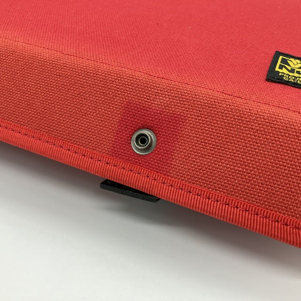 【中古】仕切りの位置が変えられるイヤフォンケース/8個用　レッド【秋葉原】