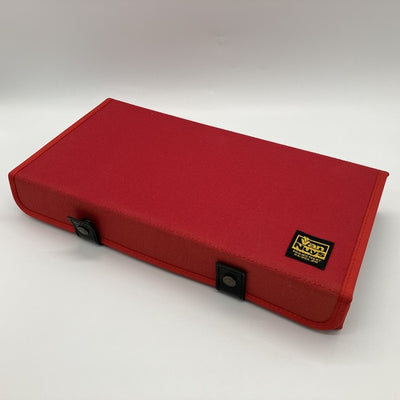【中古】仕切りの位置が変えられるイヤフォンケース/8個用　レッド【秋葉原】