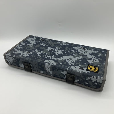 【中古】仕切りの位置が変えられるイヤフォンケース/8個用　カモフラージュ【秋葉原】