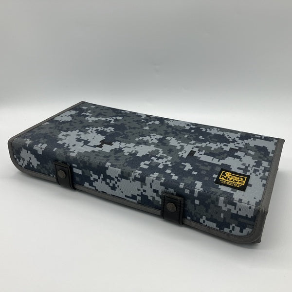 【中古】仕切りの位置が変えられるイヤフォンケース/8個用　カモフラージュ【秋葉原】