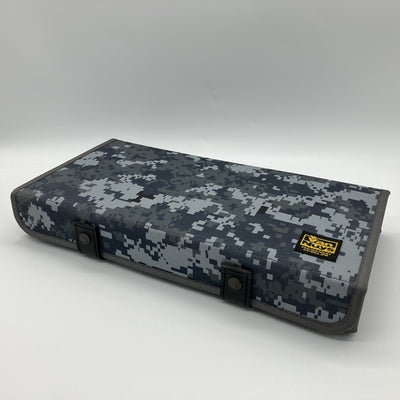【中古】仕切りの位置が変えられるイヤフォンケース/8個用　カモフラージュ【秋葉原】