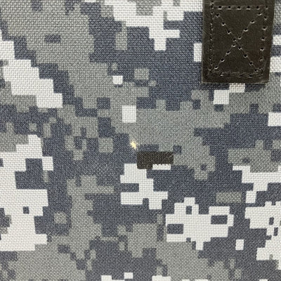 【中古】仕切りの位置が変えられるイヤフォンケース/8個用　カモフラージュ【秋葉原】