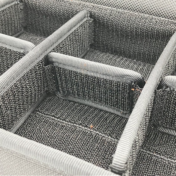 【中古】仕切りの位置が変えられるイヤフォンケース/8個用【VC874-00】【秋葉原】