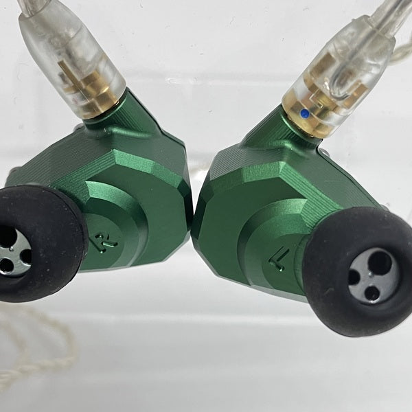 CAMPFIRE AUDIO CAM-4808 Andromeda 初代　美品 Campfire Audio 【中古】ANDROMEDA 【CAM-4808】【日本橋】 – e