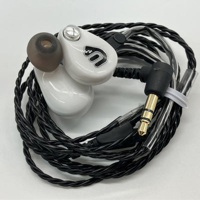【中古】Zen 4 Universal (White)【秋葉原】