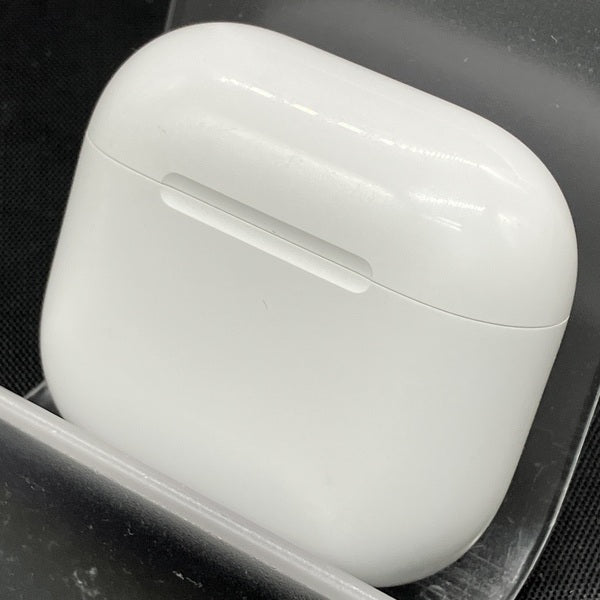 【中古】AirPods 4 MXP63J/A【秋葉原】