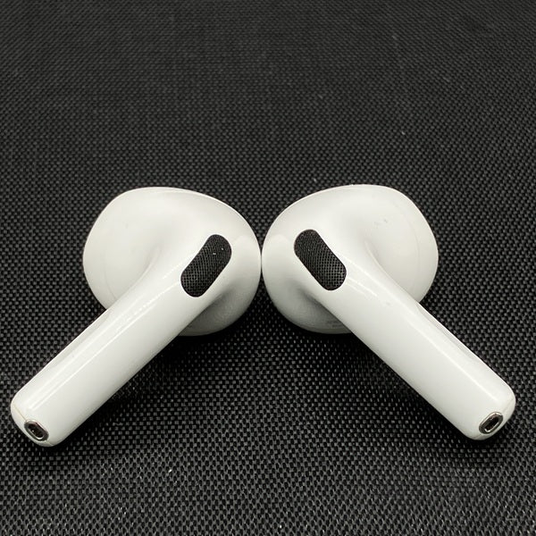 【中古】AirPods 4 MXP63J/A【秋葉原】