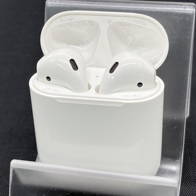 【中古】AirPods with Charging Case MV7N2J/A【日本橋】