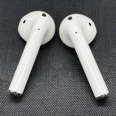 【中古】AirPods with Charging Case MV7N2J/A【日本橋】