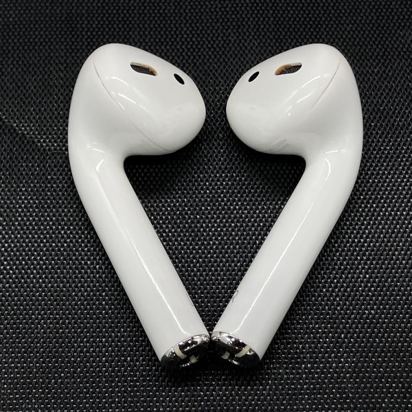 【中古】AirPods with Charging Case MV7N2J/A【日本橋】