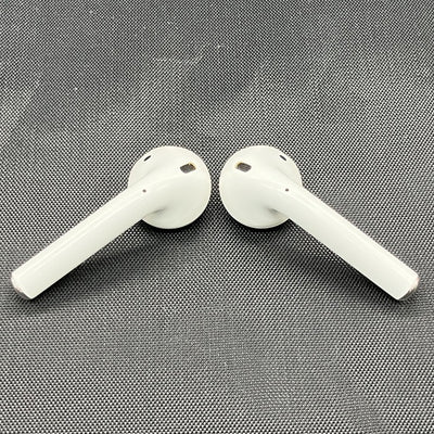 【中古】AirPods with Charging Case MV7N2J/A【秋葉原】
