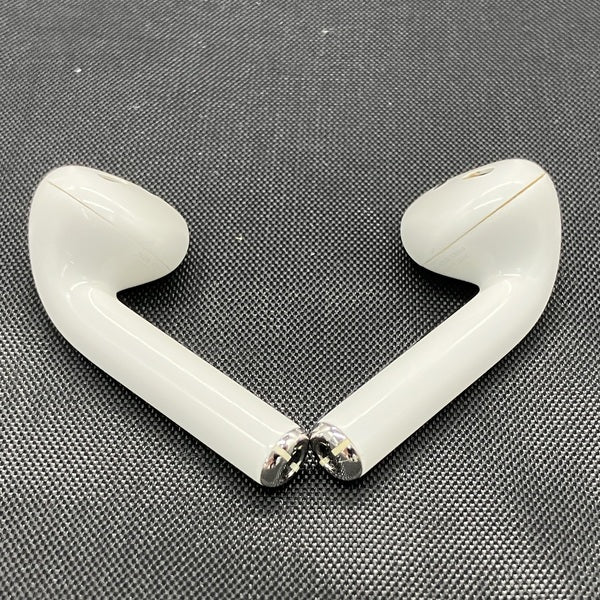 【中古】AirPods with Charging Case MV7N2J/A【秋葉原】