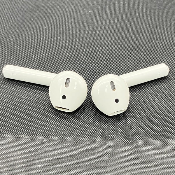 【中古】AirPods with Charging Case MV7N2J/A【秋葉原】