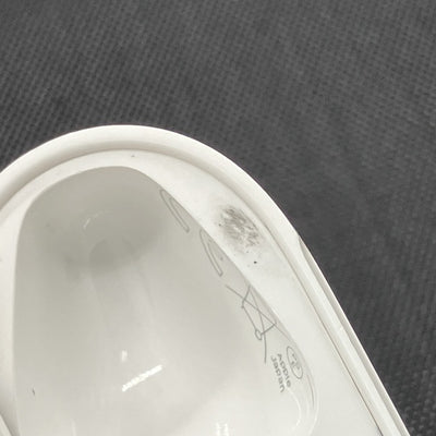 【中古】AirPods with Charging Case MV7N2J/A【秋葉原】