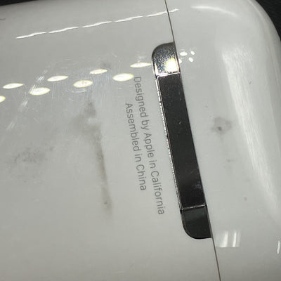 【中古】AirPods with Charging Case MV7N2J/A【秋葉原】