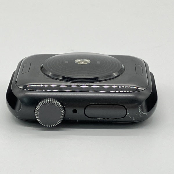 【中古】Apple Watch SE （40mm GPS）アルミニウム (Space Gray)【秋葉原】