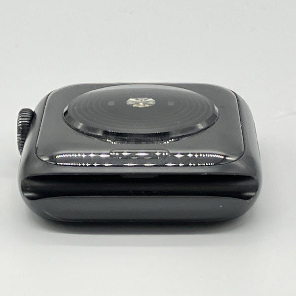 【中古】Apple Watch SE （40mm GPS）アルミニウム (Space Gray)【秋葉原】