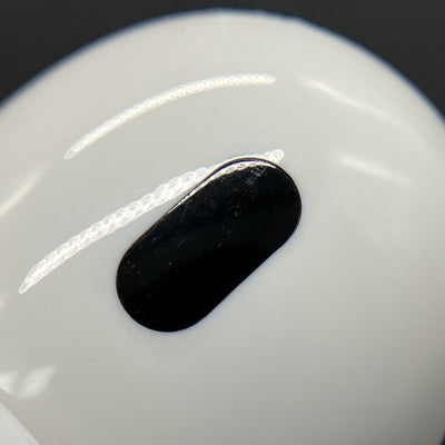 【中古】MagSafe充電ケース(USB-C)付きAirPods Pro(第2世代) MTJV3JA【秋葉原】