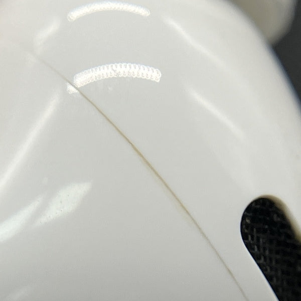 【中古】MagSafe充電ケース(USB-C)付きAirPods Pro(第2世代) MTJV3JA【秋葉原】