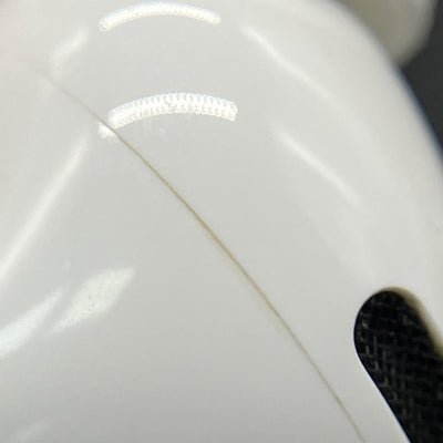 【中古】MagSafe充電ケース(USB-C)付きAirPods Pro(第2世代) MTJV3JA【秋葉原】