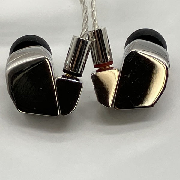 中古 イヤホン Final A8000 FI-A8DSSD final A8000 [FI-A8DSSD] 中古 240004011517｜中古通販フジヤ